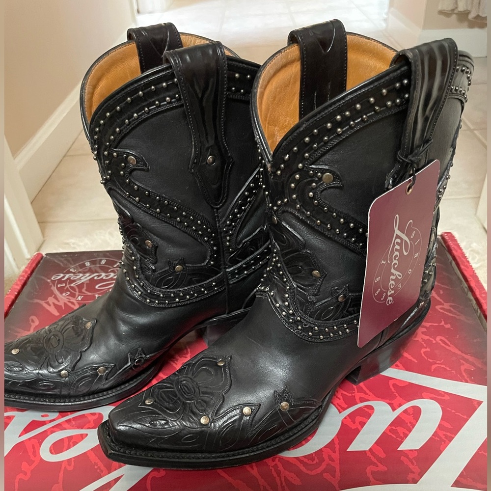 Luchesse high end western boots! Hand tooled and studded. Sz 6.5